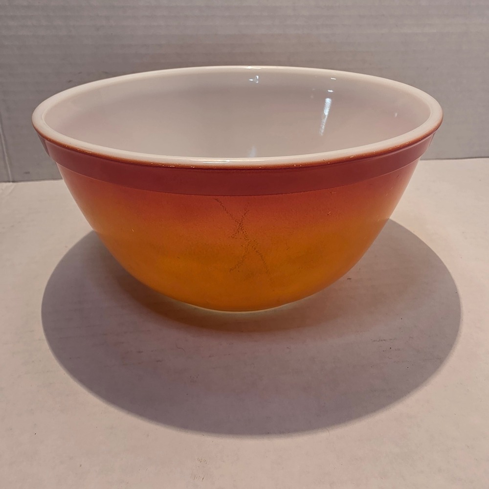 Vintage Pyrex 402 Orange Yellow Ombre Gradient Mixing Bowl 1.5 Qt Corning Glass